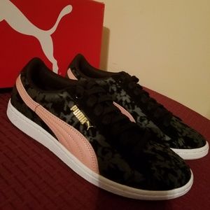 Ladies Puma Shoes size 8